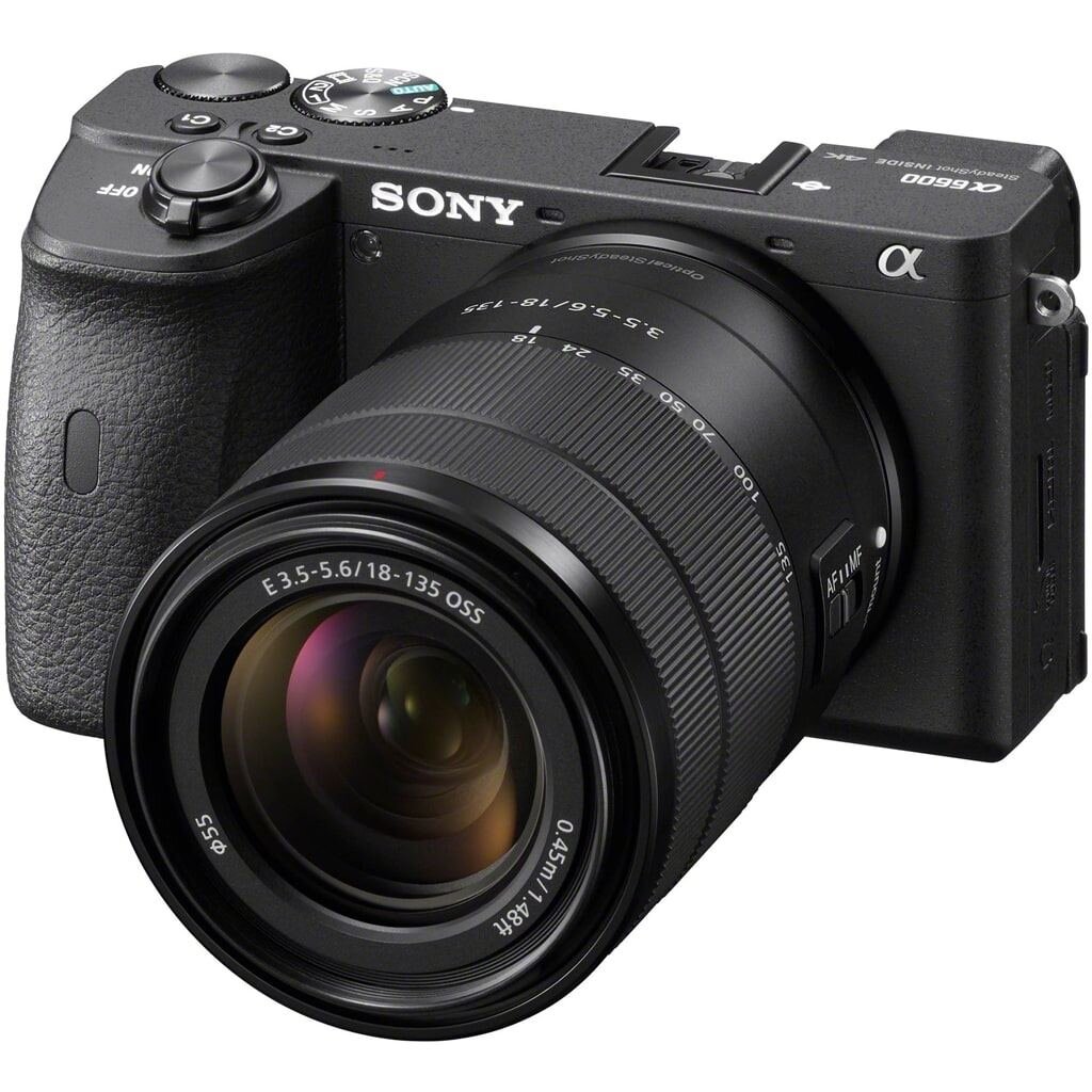 Sony Alpha 6600 (ILCE6600B) + SEL 18-135mm 1:3.5-5.6 OSS (SEL18135)